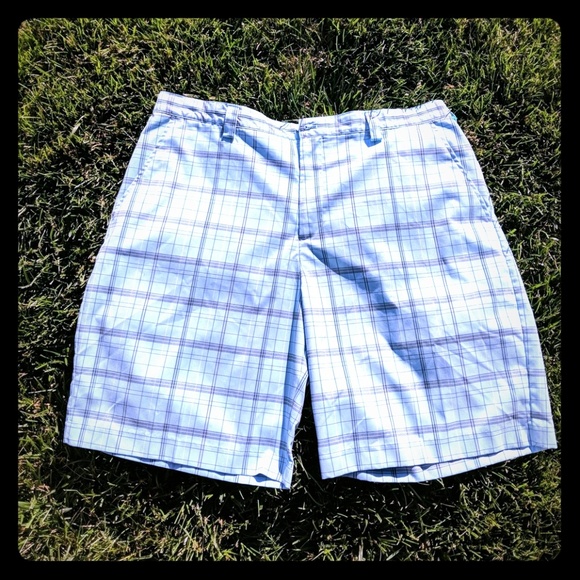 IZOD Mens Flat Front Plaid Microfiber Short IZOD Mens Flat Front Plaid Microfiber Short